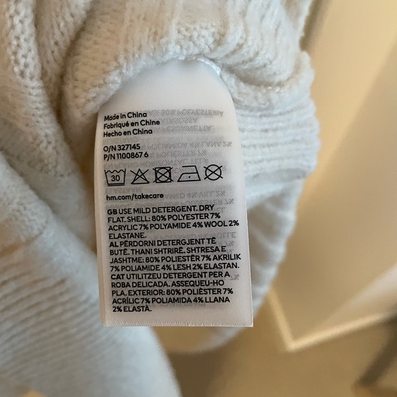 COPY - H&M sweater dress - Picture 3 of 4